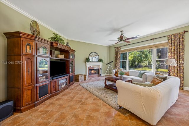 6 Attleboro Pl, Bluffton, SC 29910