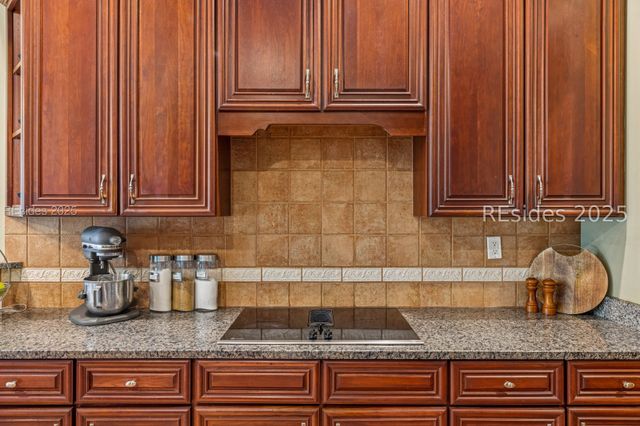 6 Attleboro Pl, Bluffton, SC 29910