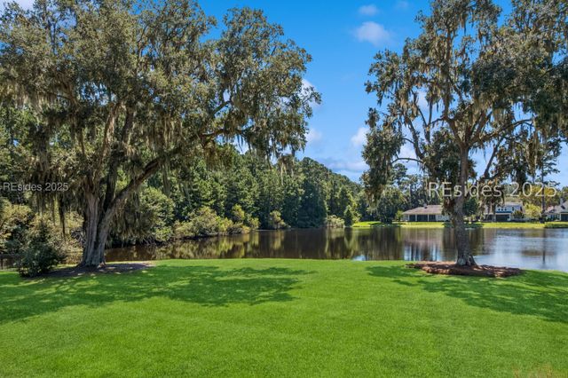 6 Attleboro Pl, Bluffton, SC 29910