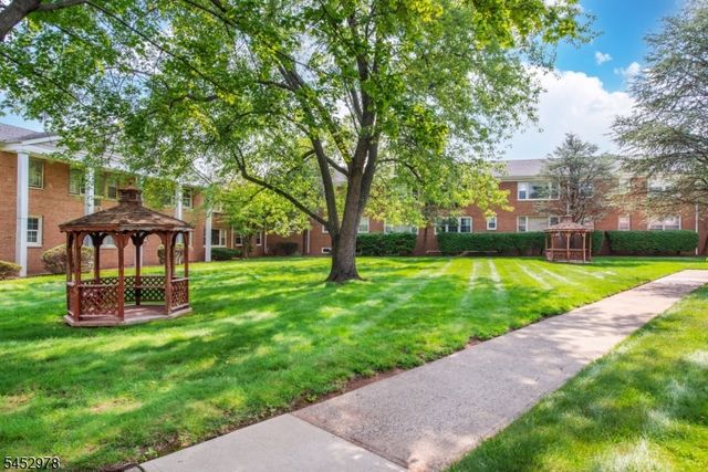 605 Grove St 3, Clifton City, NJ 07013