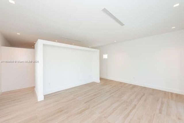 1325 Bay Dr, Miami Beach, FL 33141