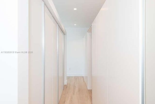 1325 Bay Dr, Miami Beach, FL 33141