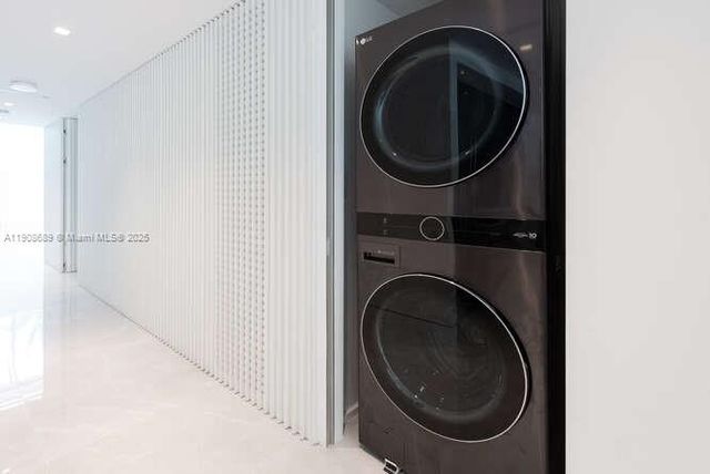 1325 Bay Dr, Miami Beach, FL 33141