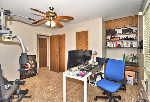 1209 Oakwood Drive, Broken Arrow, OK 74011