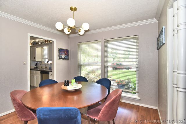 1209 Oakwood Drive, Broken Arrow, OK 74011
