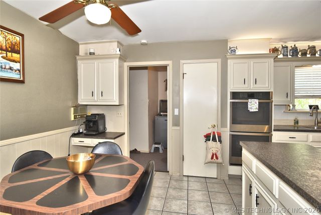 1209 Oakwood Drive, Broken Arrow, OK 74011