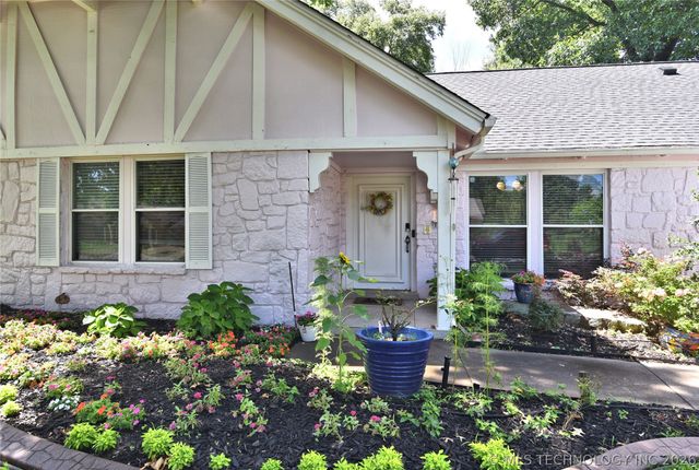 1209 Oakwood Drive, Broken Arrow, OK 74011