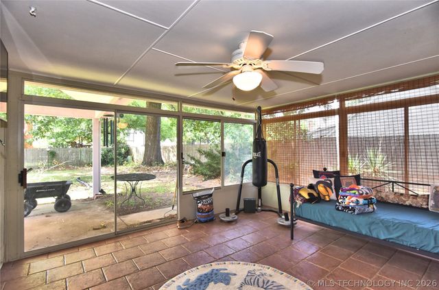 1209 Oakwood Drive, Broken Arrow, OK 74011