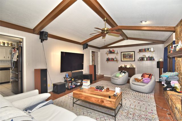 1209 Oakwood Drive, Broken Arrow, OK 74011