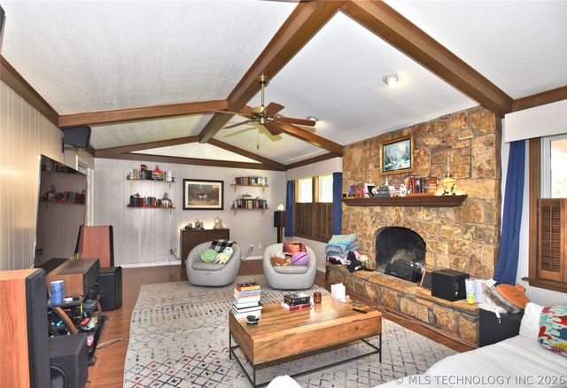 1209 Oakwood Drive, Broken Arrow, OK 74011