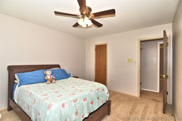 1209 Oakwood Drive, Broken Arrow, OK 74011