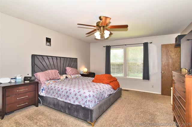 1209 Oakwood Drive, Broken Arrow, OK 74011
