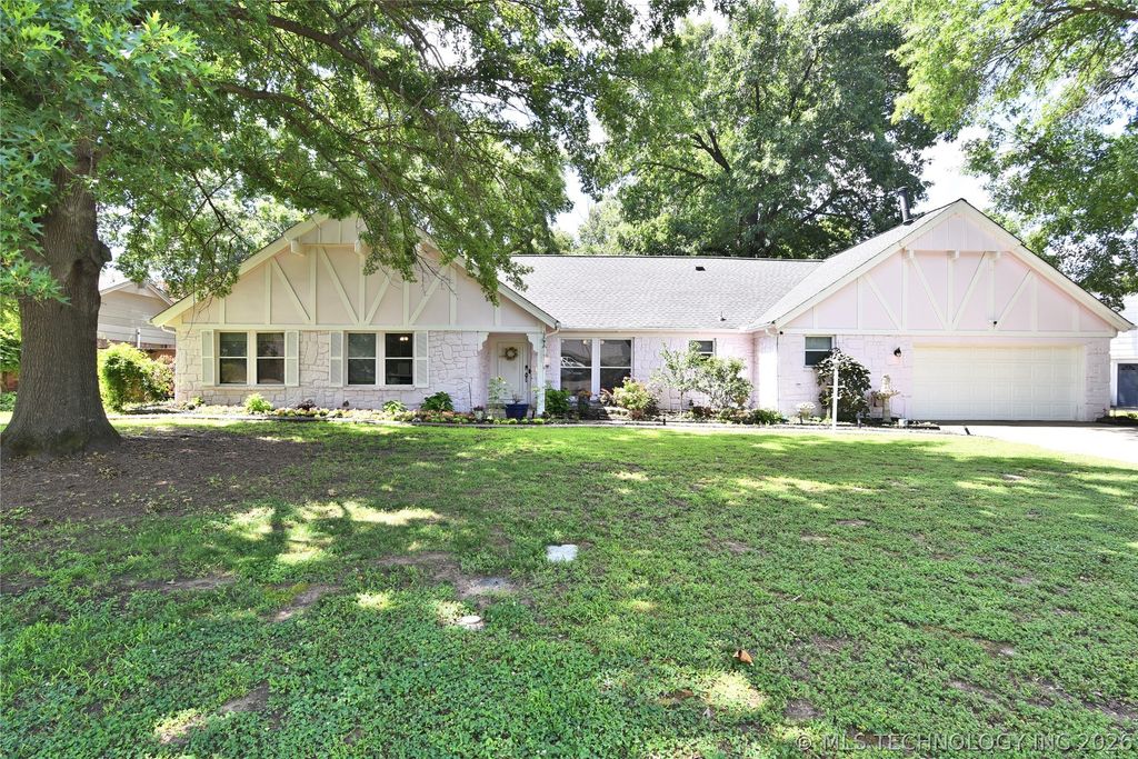 1209 Oakwood Drive, Broken Arrow, OK 74011