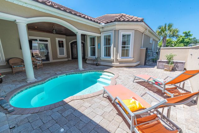 1011 Bluffview Dr., Myrtle Beach, SC 29579