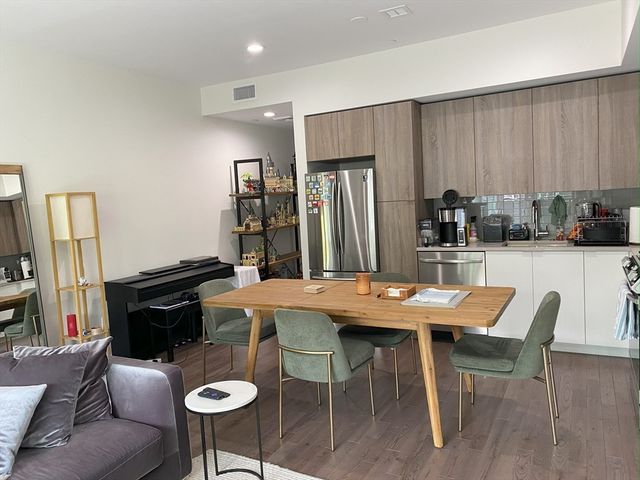 133-135 Hyde Park Ave 133C, Boston, MA 02130