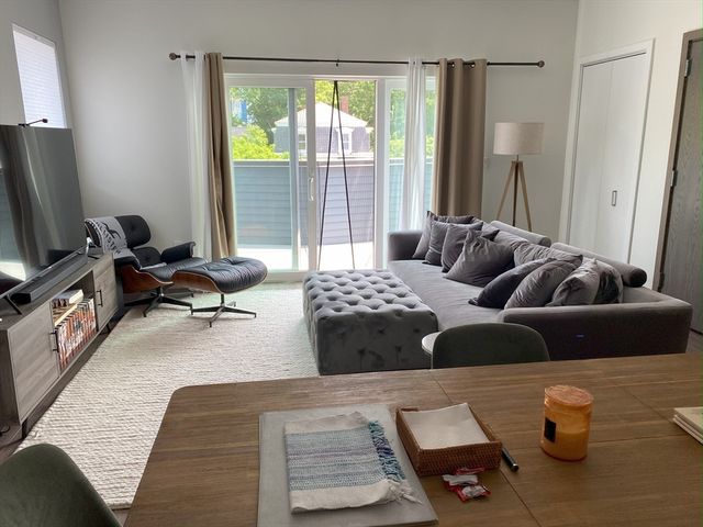 133-135 Hyde Park Ave 133C, Boston, MA 02130