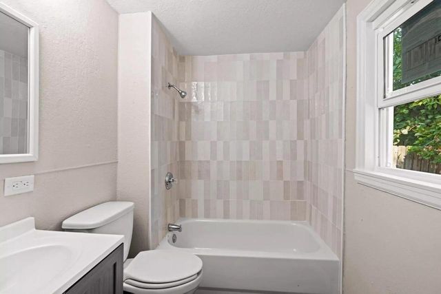 217 MILL STREET, Oshkosh, WI 54901