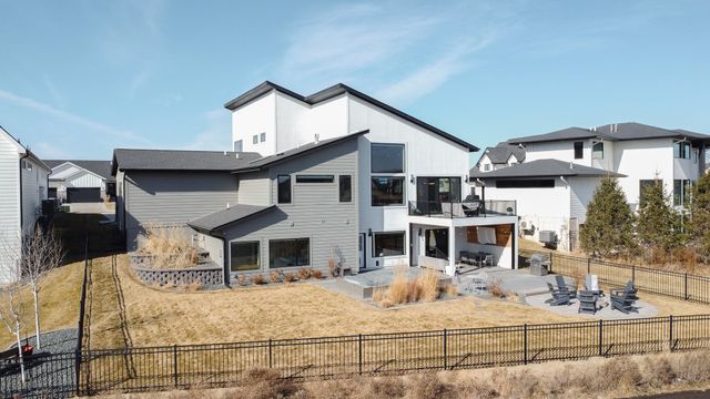 3665 NW 177th Court, Clive, IA 50325