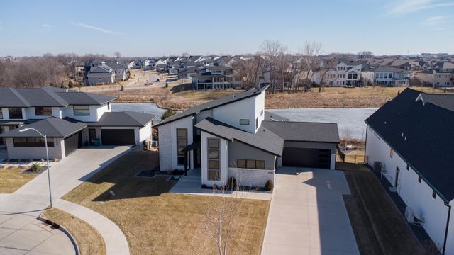 3665 NW 177th Court, Clive, IA 50325