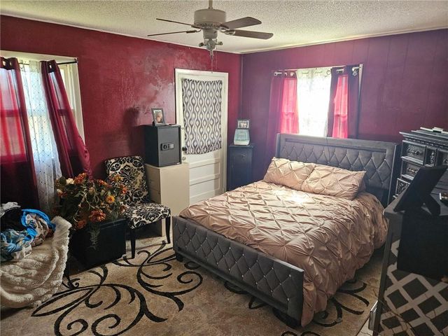 94 11th Street, Chillicothe, MO 64601