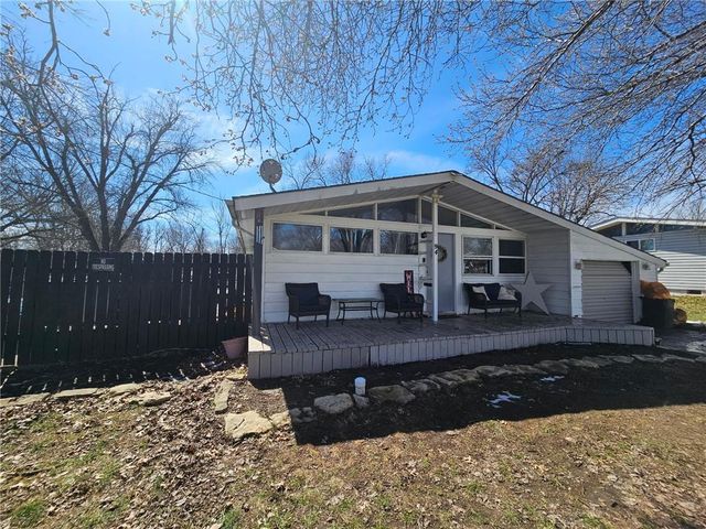 94 11th Street, Chillicothe, MO 64601
