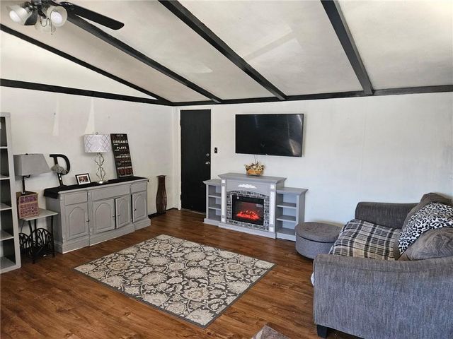 94 11th Street, Chillicothe, MO 64601