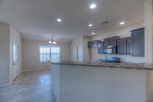 7300 S Gardenia Avenue, Broken Arrow, OK 74011