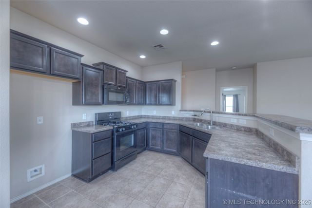 7300 S Gardenia Avenue, Broken Arrow, OK 74011