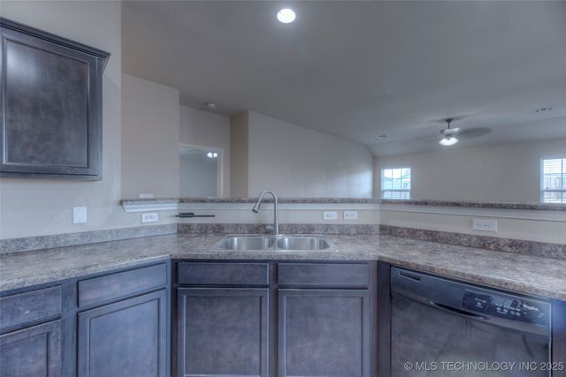 7300 S Gardenia Avenue, Broken Arrow, OK 74011