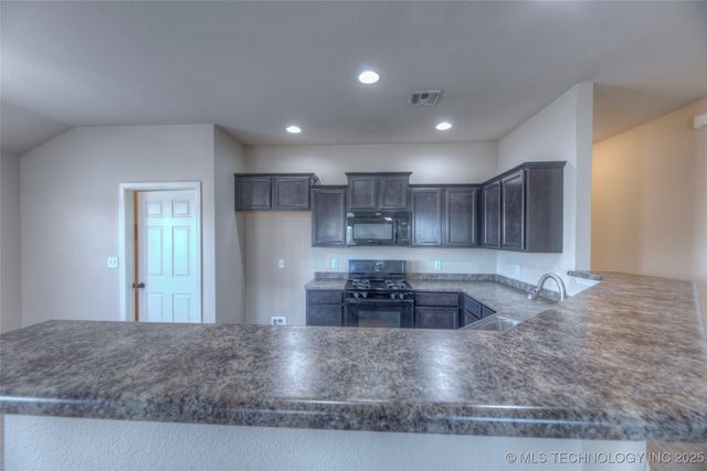 7300 S Gardenia Avenue, Broken Arrow, OK 74011