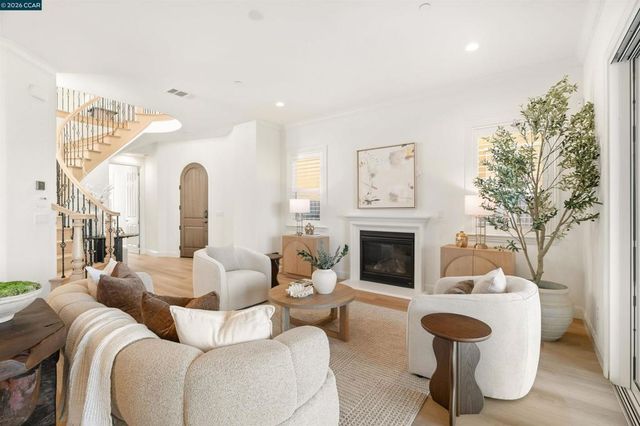 1195 Trumpet Vine Ln, San Ramon, CA 94582