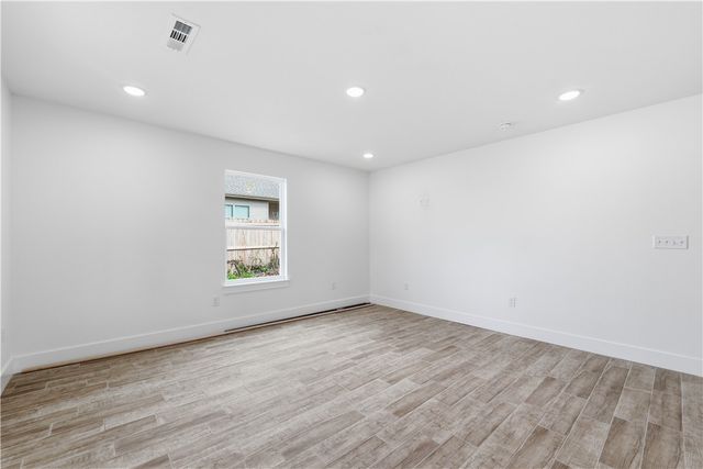 504 4th Ave NE, Gravette, AR 72736