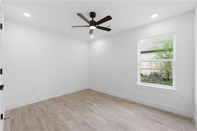 504 4th Ave NE, Gravette, AR 72736