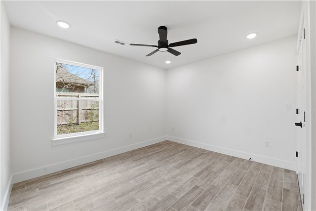 504 4th Ave NE, Gravette, AR 72736