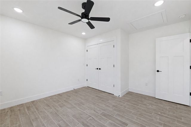 504 4th Ave NE, Gravette, AR 72736