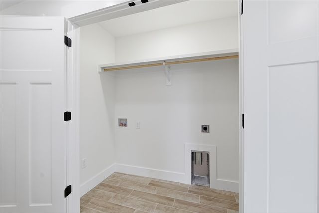 504 4th Ave NE, Gravette, AR 72736