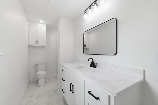 504 4th Ave NE, Gravette, AR 72736