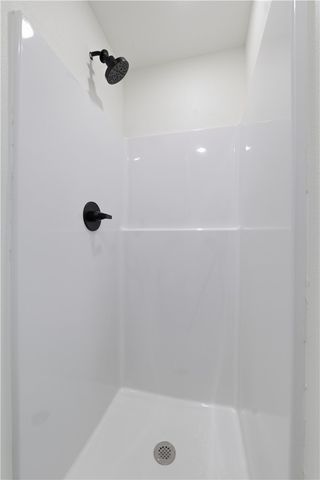 504 4th Ave NE, Gravette, AR 72736