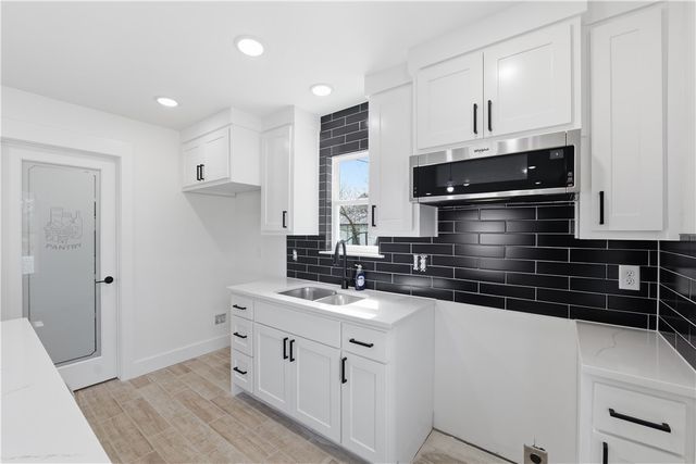 504 4th Ave NE, Gravette, AR 72736