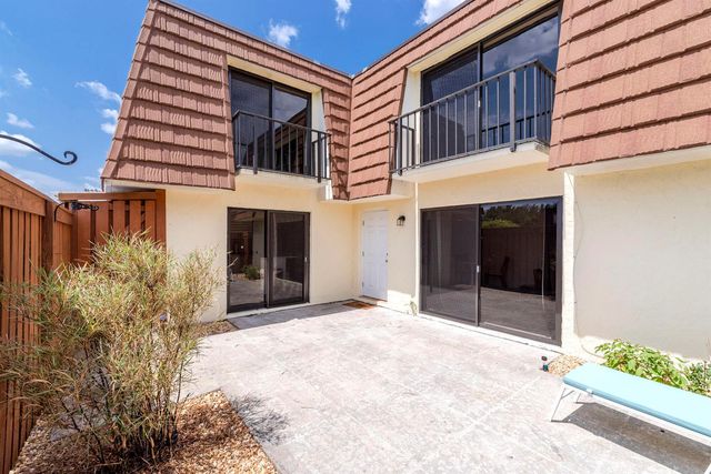 3900 County Line Road 21A, Tequesta, FL 33469