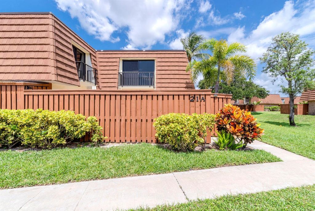 3900 County Line Road 21A, Tequesta, FL 33469