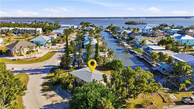 75 Mound RD, Fort Myers Beach, FL 33931