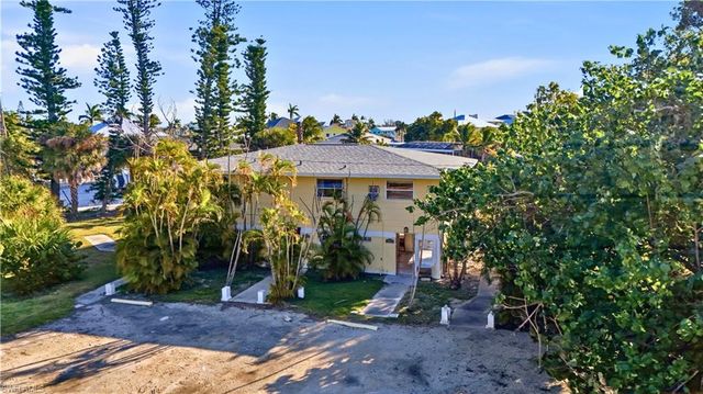 75 Mound RD, Fort Myers Beach, FL 33931