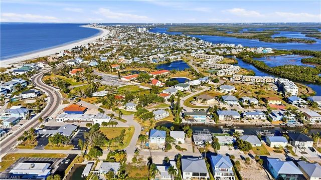 75 Mound RD, Fort Myers Beach, FL 33931