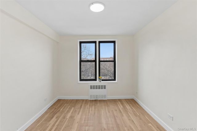 33-04 Junction Blvd 4p, Jackson Heights, NY 11372