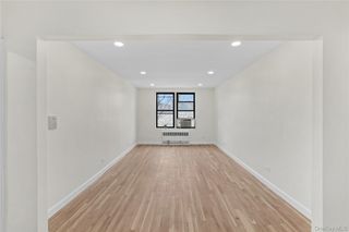 33-04 Junction Blvd 4p, Jackson Heights, NY 11372