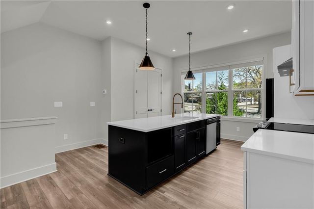 152 Chestnut Circle, Atlanta, GA 30342