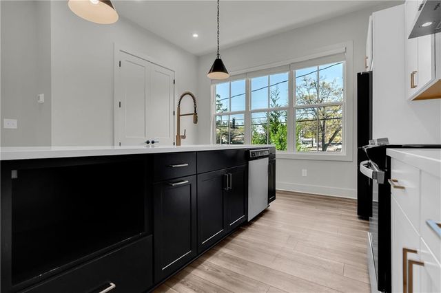 152 Chestnut Circle, Atlanta, GA 30342