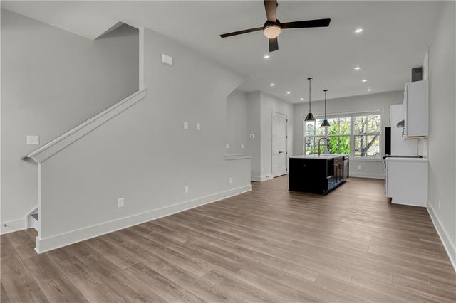 152 Chestnut Circle, Atlanta, GA 30342