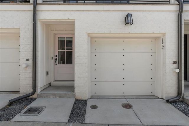 152 Chestnut Circle, Atlanta, GA 30342
